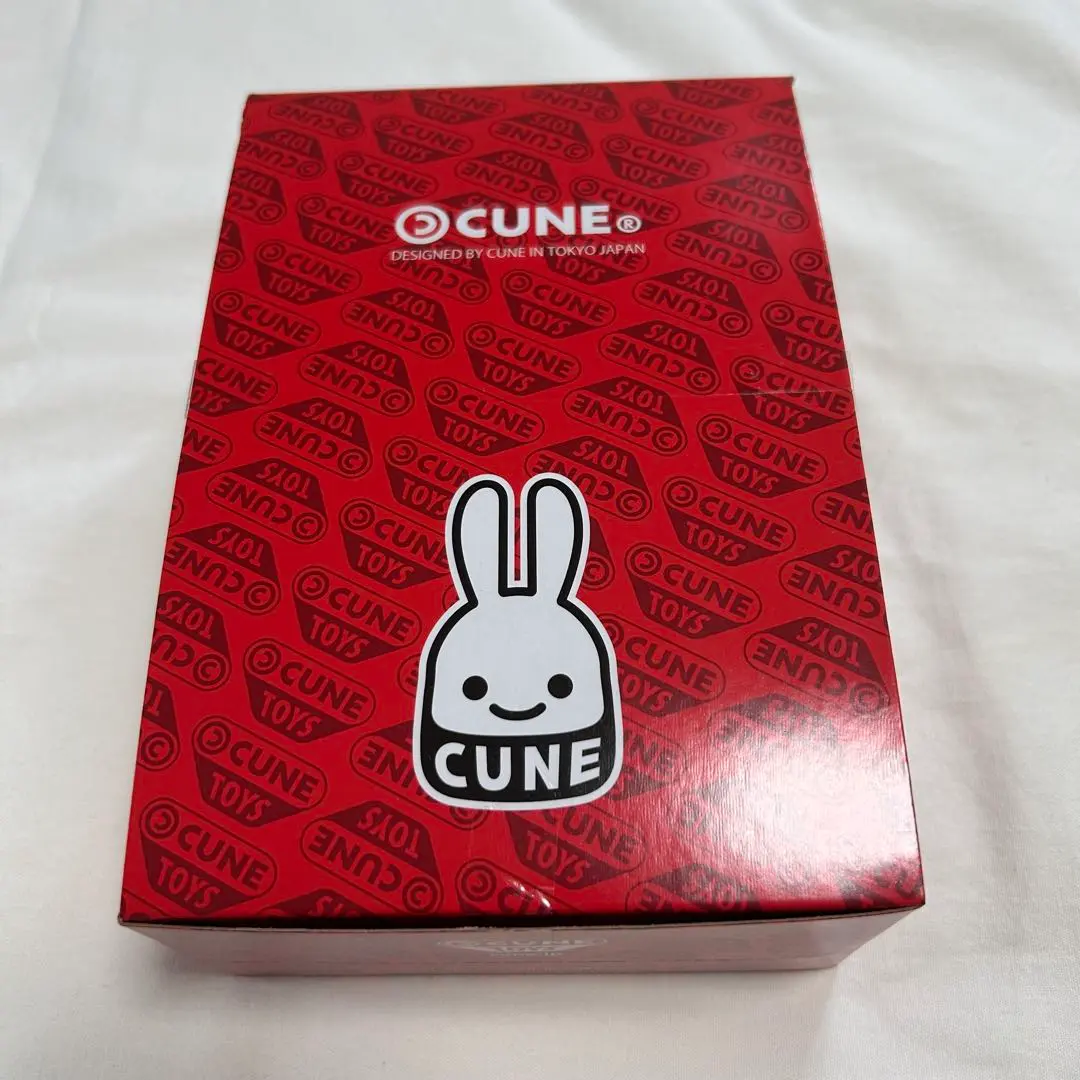 【専用箱付き】レア♦︎CUNE キューン　うさぎフィギュア ソフビ キューンのキャラクターが立体化、小さなソフビ人形や巨大な金色