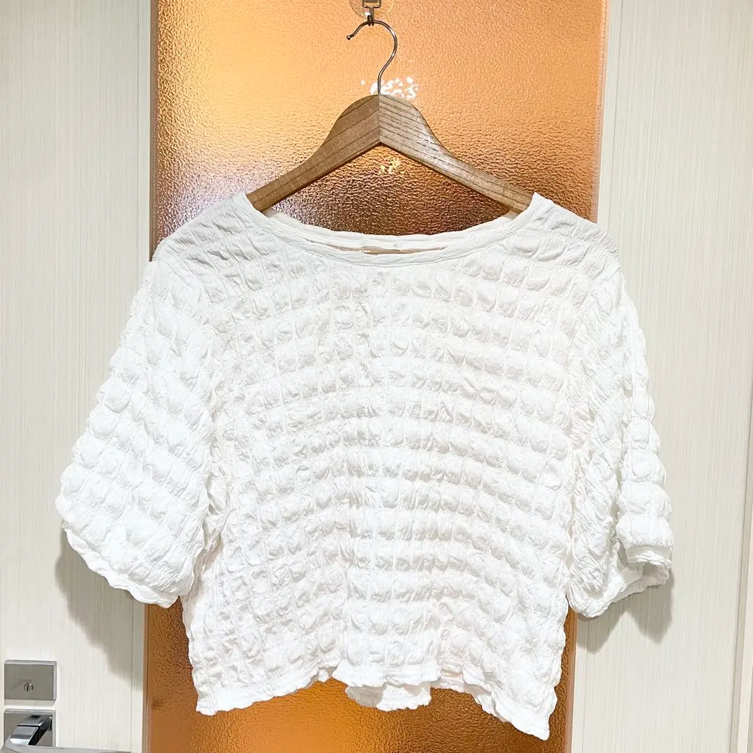 Thumbnail of White short-sleeved top, size L