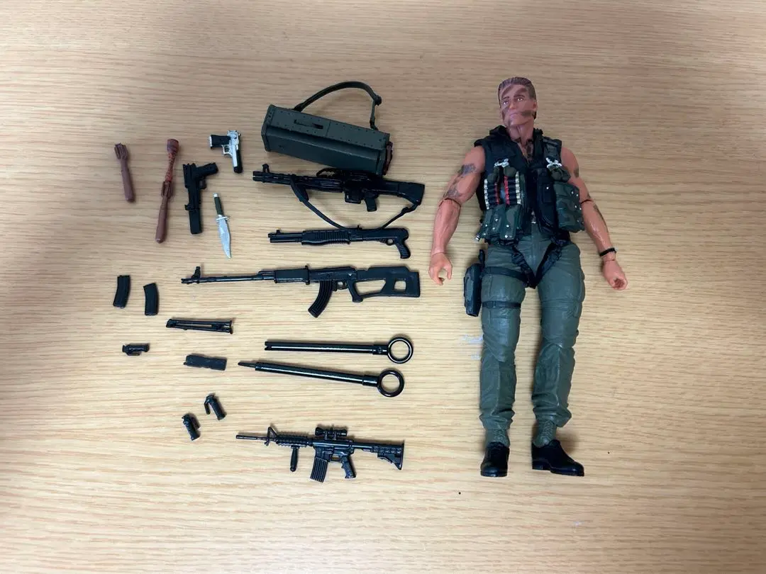 NECA シュワルツェネッガー コマンドー アクションフィギュア