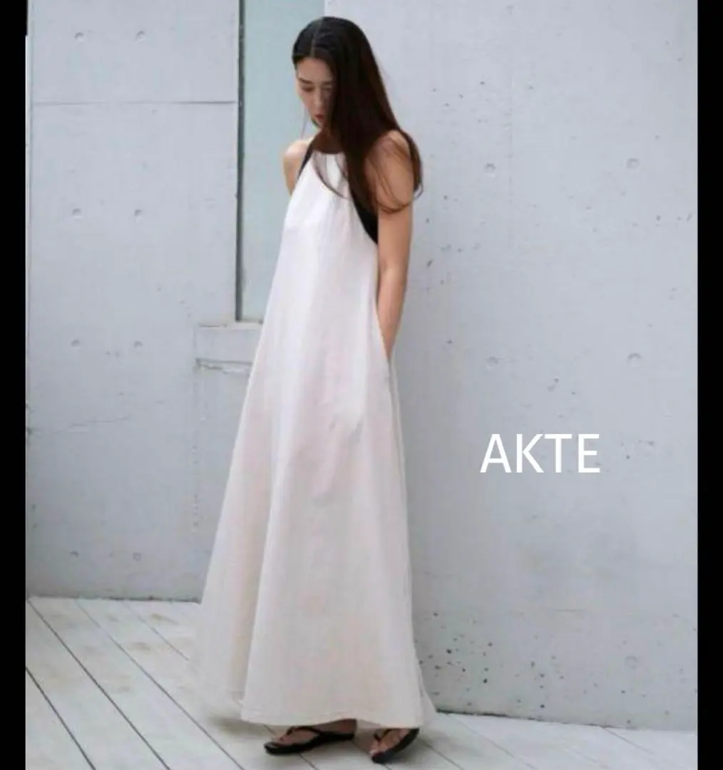 【AKTE】アクテ ホルターネックカットソーワンピース(S)ベージュ 2023 AKTE】アクテ ホルターネックカットソーワンピース(S)ベージュ