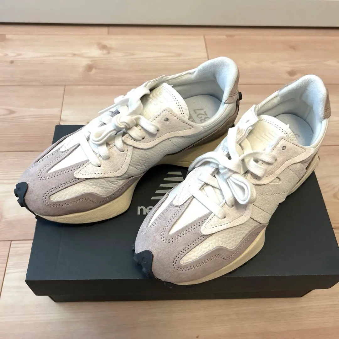 お値下げ☆New Balance U327WGA ホワイト／グレー　24㎝ 2025年最新】U327WGAの人気アイテム - メルカリ
