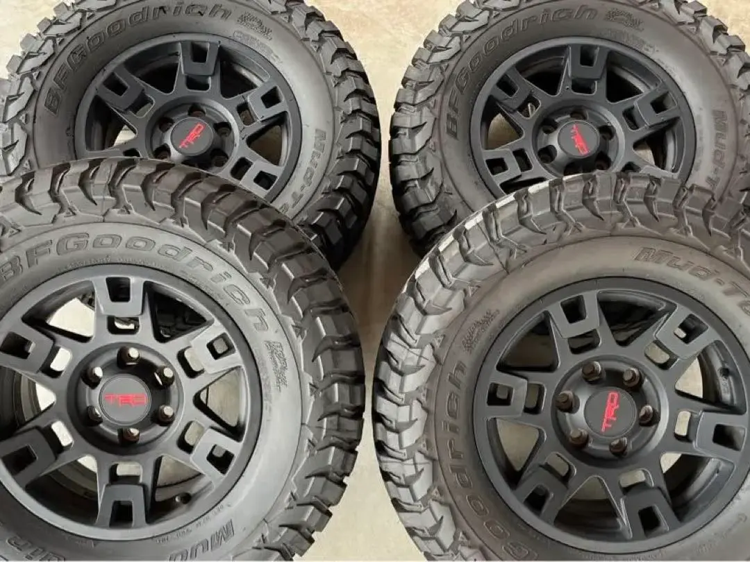 1/2[新品] TOYOTA TRD 純正 R17 6x139.7 ホイール 1/2[新品] TOYOTA TRD 純正 R17 6x139.7 ホイール