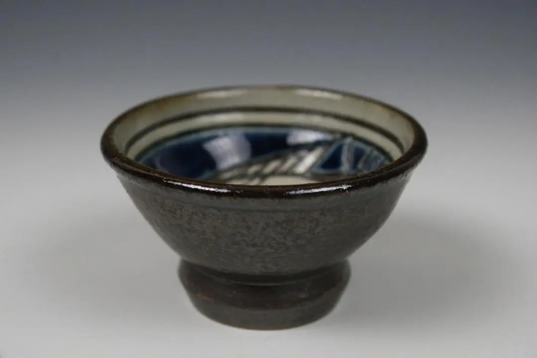 琉球壷屋焼 登り窯 金城吉広　白流釉双魚文六寸皿（一枚焼）18 壺屋焼 人間国宝 金城次郎作 魚文七寸皿 – 生活民芸 なかむた