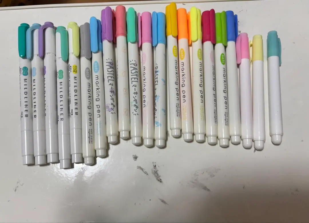 Thumbnail of Pen set, second image available, 34 pens