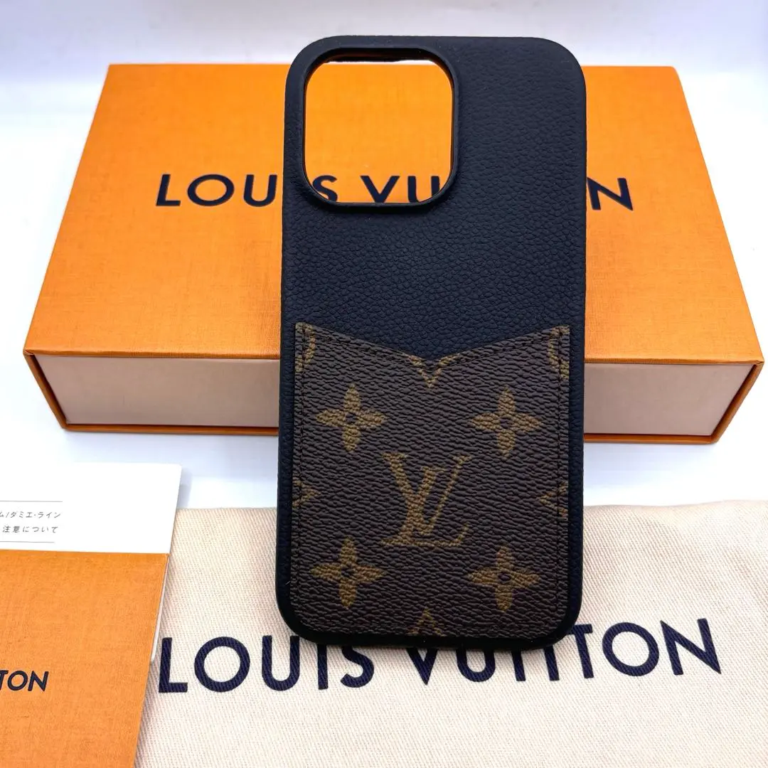 LOUIS VUITTON - LOUIS VUITTON ルイ・ヴィトン iPone バンパー15 Pro MAX 現行 LVロゴ フラワー マロン ブラウン ブラック 未使用 モノグラム ノワール スマホケース M82888 LOUIS VUITTON ルイ・ヴィトン iPone バンパー15 Pro MAX 現行