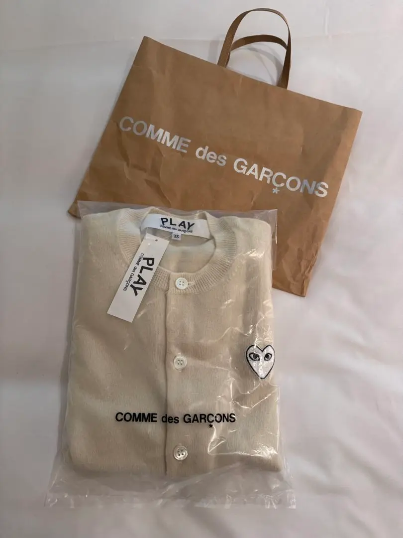 PLAY COMMEdesGARCONS 白ハート クルーネックカーディガン 白 プレイ・コムデギャルソン 白ハート・カーディガン（ナチュラル