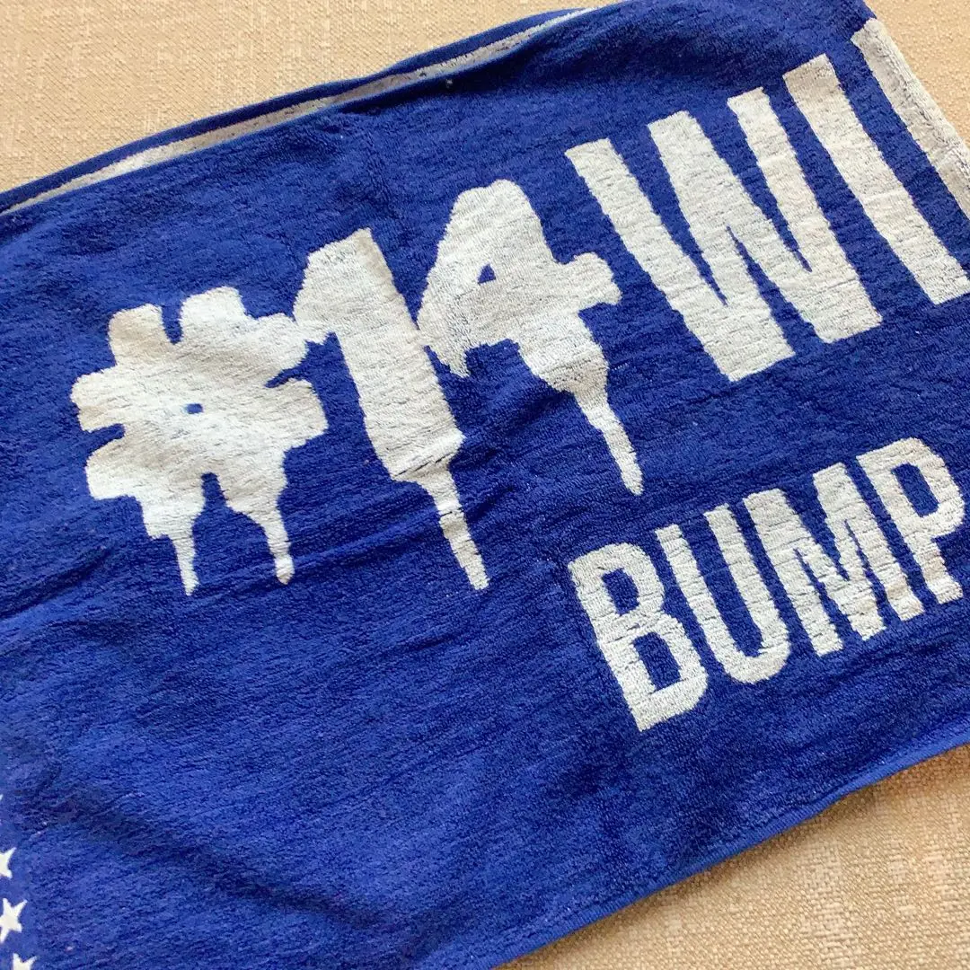 ■BUMP OF CHICKEN マフラータオルマフラータオル 2002年沖縄 2025年最新】BUMPマフラータオルの人気アイテム - メルカリ