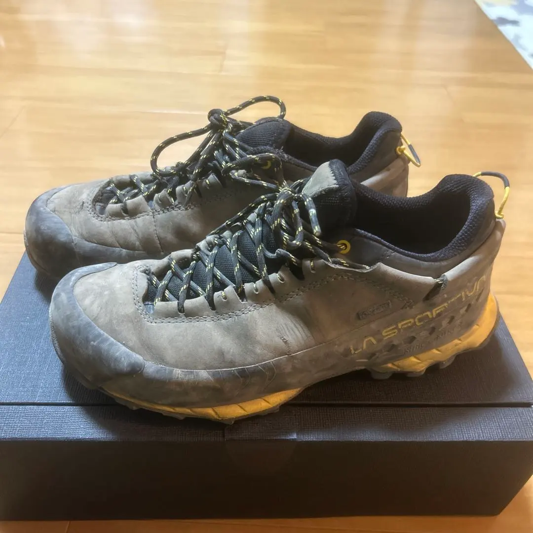 Thumbnail of La Sportiva 25.5