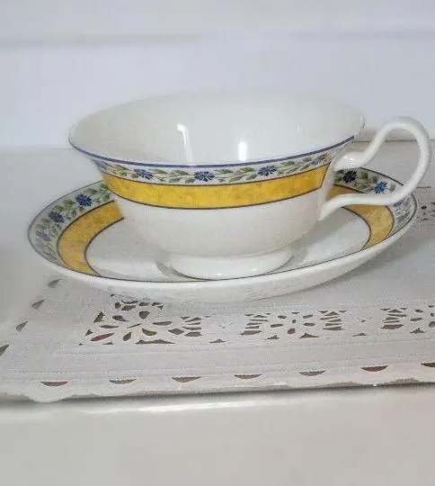 最終降價↓ 瑋緻活Mistral茶杯&茶碟 的縮圖