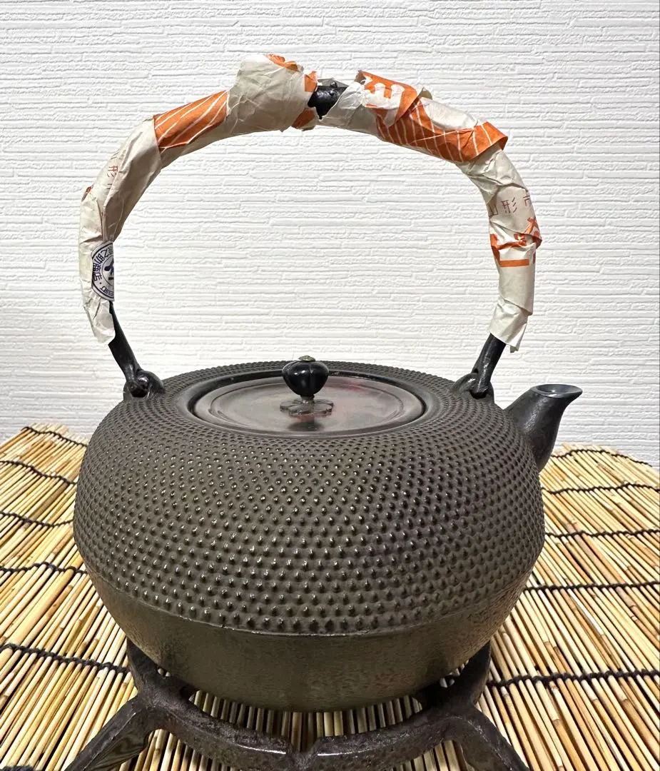 未使用品　敬典工房正寿堂山正　人間国宝髙橋敬典作１２型アラレ　南部鉄瓶　南部鉄器 未使用品 敬典工房正寿堂山正 人間国宝髙橋敬典作12型アラレ