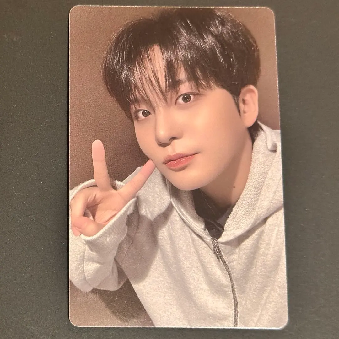 Thumbnail of ATEEZ Jongho trading card