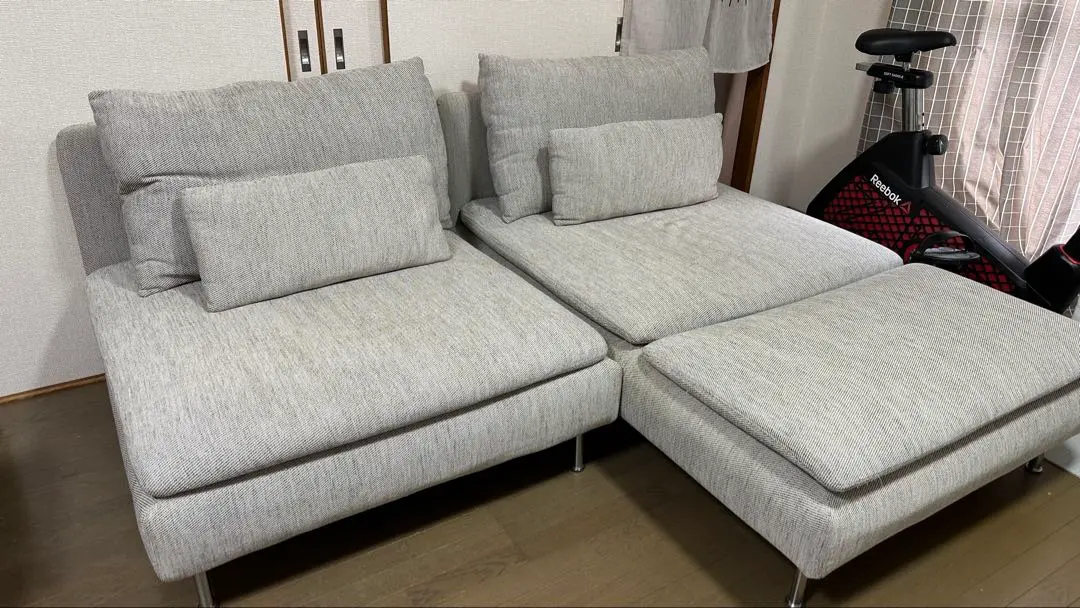 ばなな 【美品/廃盤】IKEA SÖDERHAMN ホワイト 寝椅子 ☆無料配送有り 【美品/廃盤】IKEA SÖDERHAMN ホワイト 寝椅子