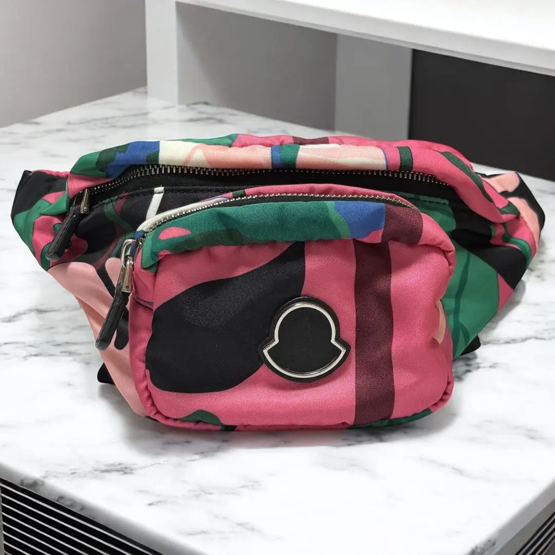 ユーズド モンクレール ウエストポーチ FELICIE 赤 MONCLER モンクレール クロスボディバッグ/ベルトバッグ/FALICIE
