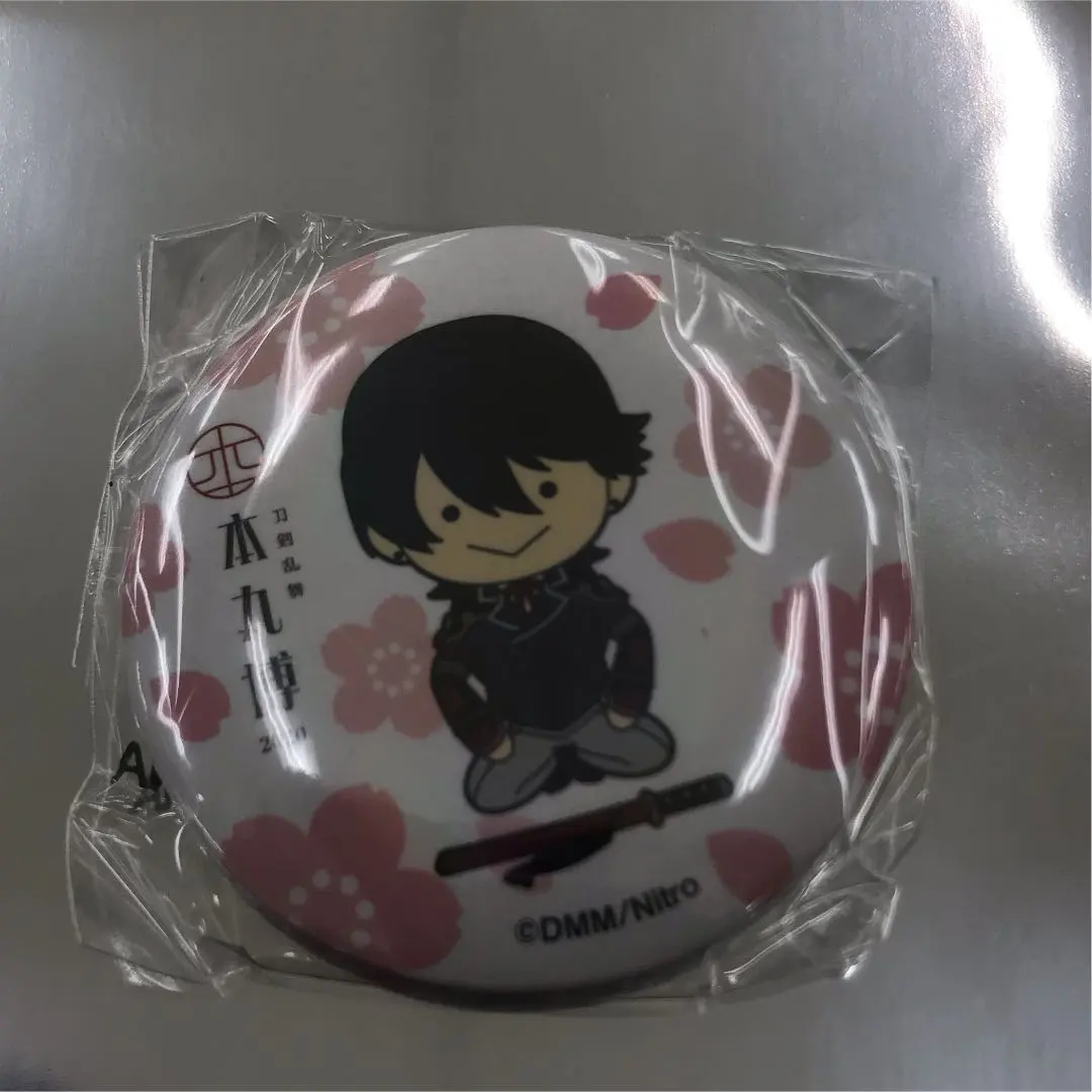 Thumbnail of Can badge Touken Ranbu Honmaru Hakata Exhibition Horikawa Kunihiro