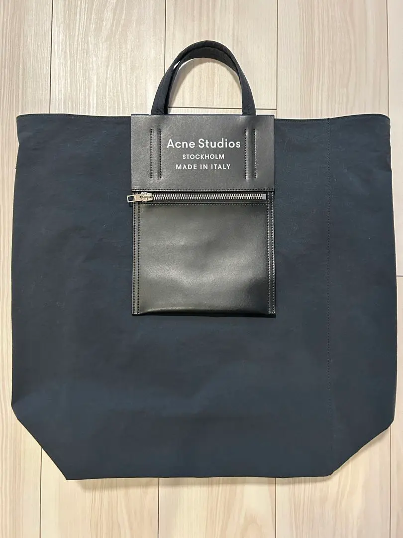 Acne Studios ペイパリーナイロントートバック Acne Studios ショルダーバッグペイパリーナイロントートバッグ