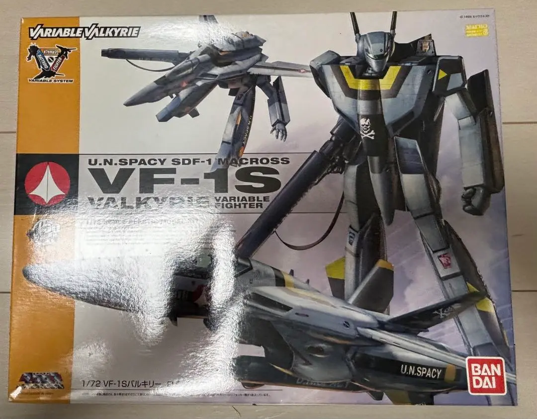 【未使用】マクロスＦ 1/72 VF－1Sバルキリー　ロイ・フォッカー機 1/72 VF-1S バルキリー ロイ・フォッカー機｜バンダイ ホビーサイト