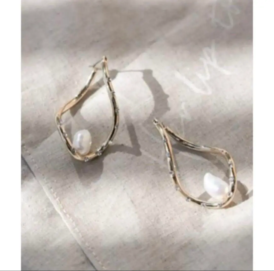 ハーリップトゥ ピアス Crystal HeartShaped Pierces ハーリップトゥ ピアス Crystal HeartShaped Pierces