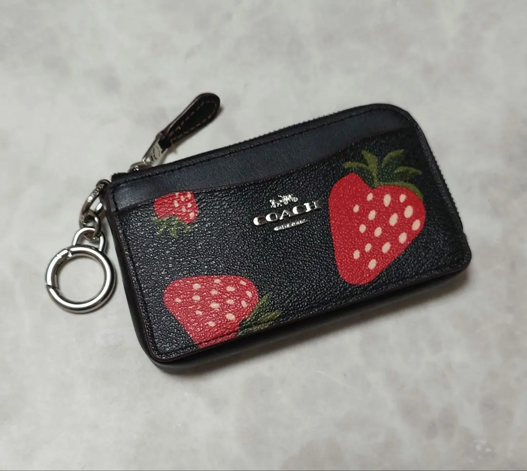 2025年最新】coach パスケース いちごの人気アイテム - メルカリ