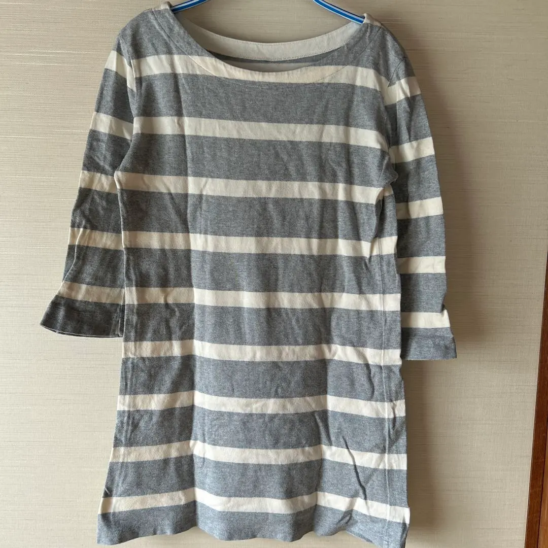Thumbnail of UNIQLO white and gray striped tunic