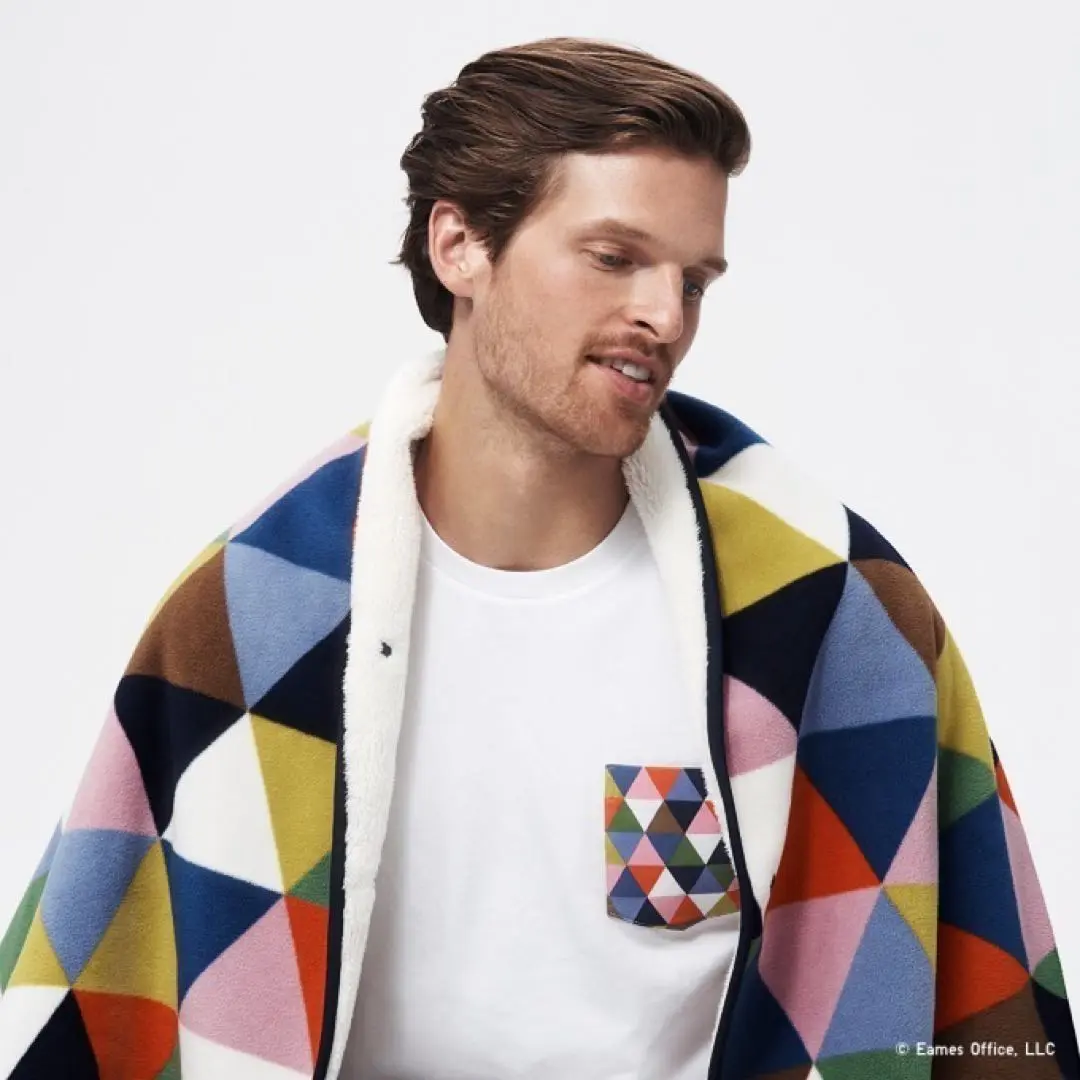 UNIQLO SPRZ NY イームズ フリースブランケット 赤と黒セットで UNIQLO（ユニクロ）の「SPRZ NYフリースブランケット