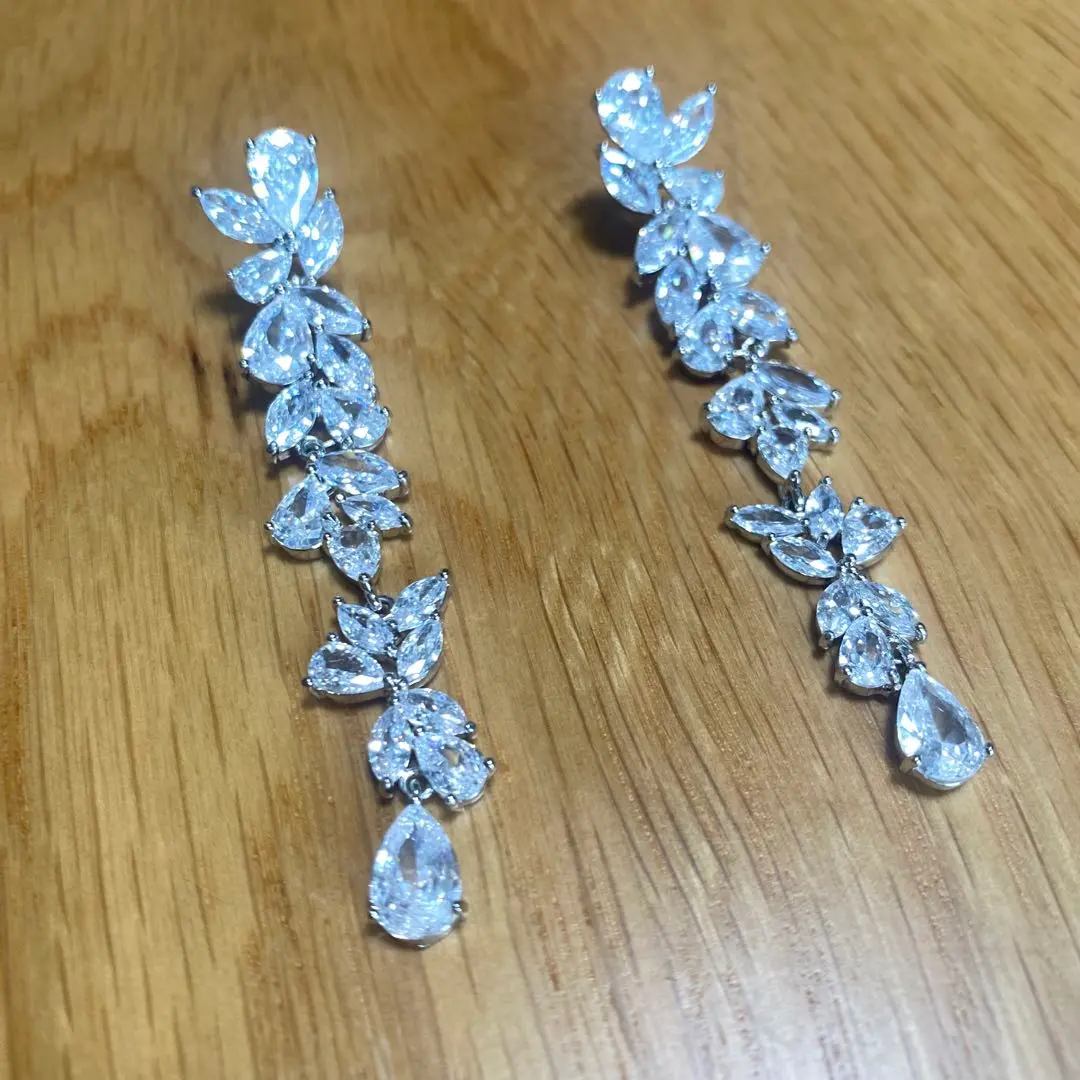 Thumbnail of Zirconia earrings for weddings
