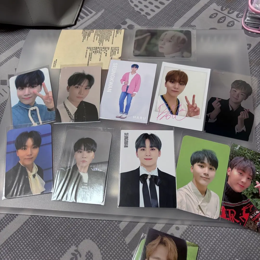 Thumbnail of Seventeen Seungkwan trading card