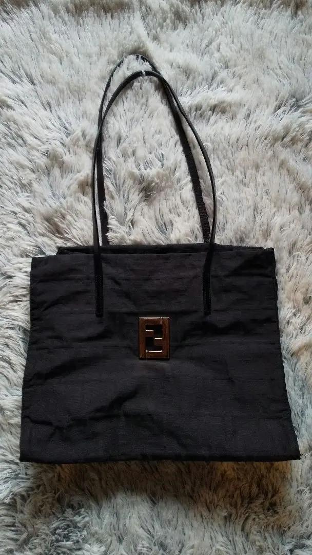 超希少✨ FENDI トートバッグ ゼブラ 黒 ロゴチャーム レザー キャンバス FENDI フェンディ モンスター バグズ トートバッグ ハンドバッグ