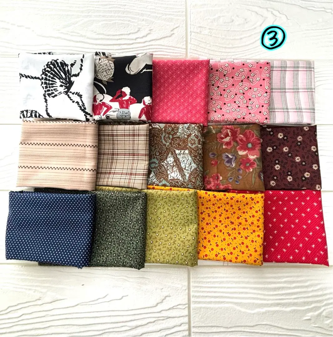 Thumbnail of Printed Fabric Scraps Patchwork 15-Piece Set