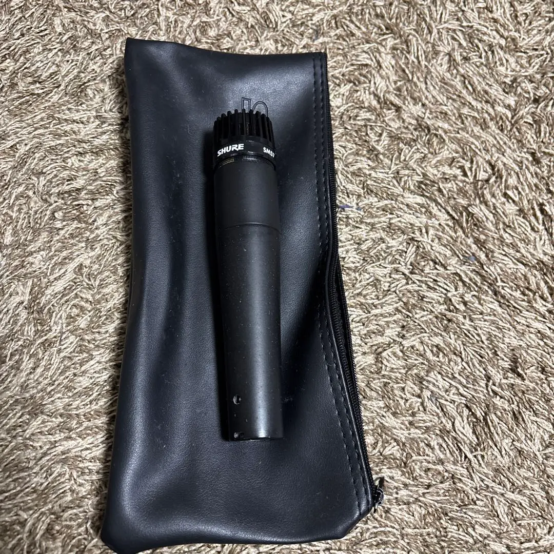 Thumbnail of SHURE SM57 with dedicated case