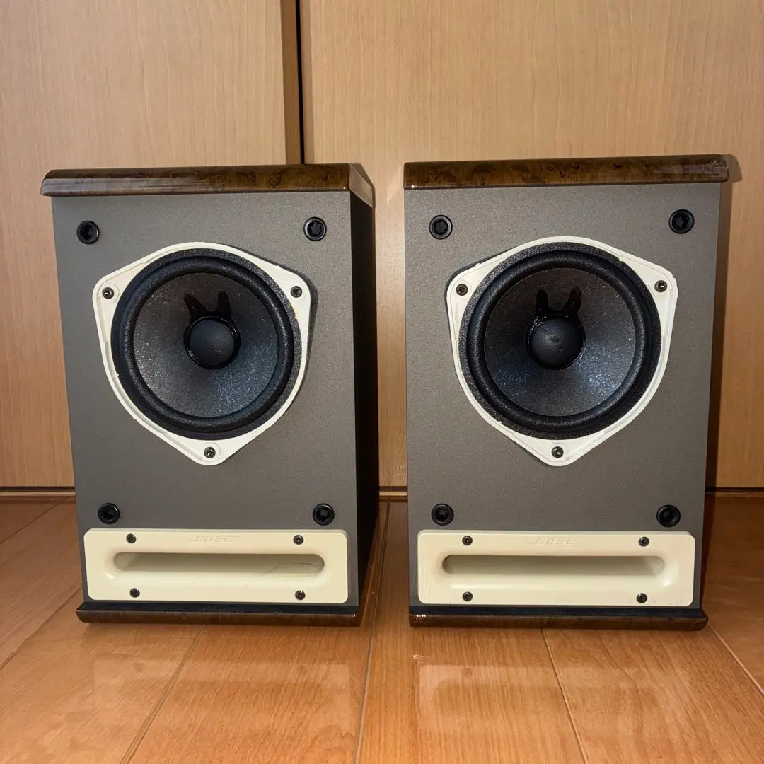BOSE　ボーズ　Model　121　スピーカー　ブラケット付き　アンプ付き BOSE ボーズ Model 121 スピーカー ブラケット付き アンプ付き