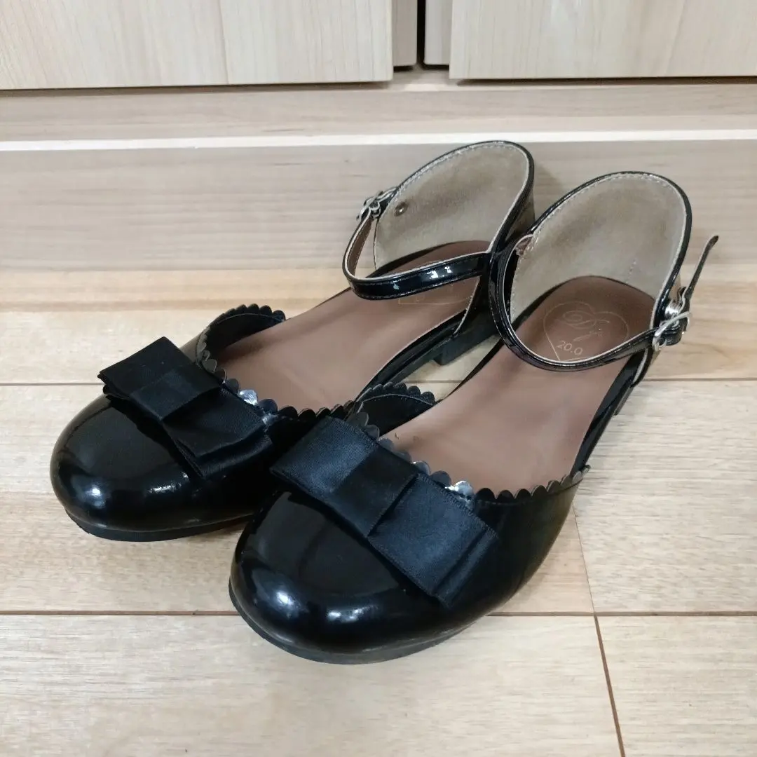 Thumbnail of Black formal shoes with enamel ribbon, 20cm