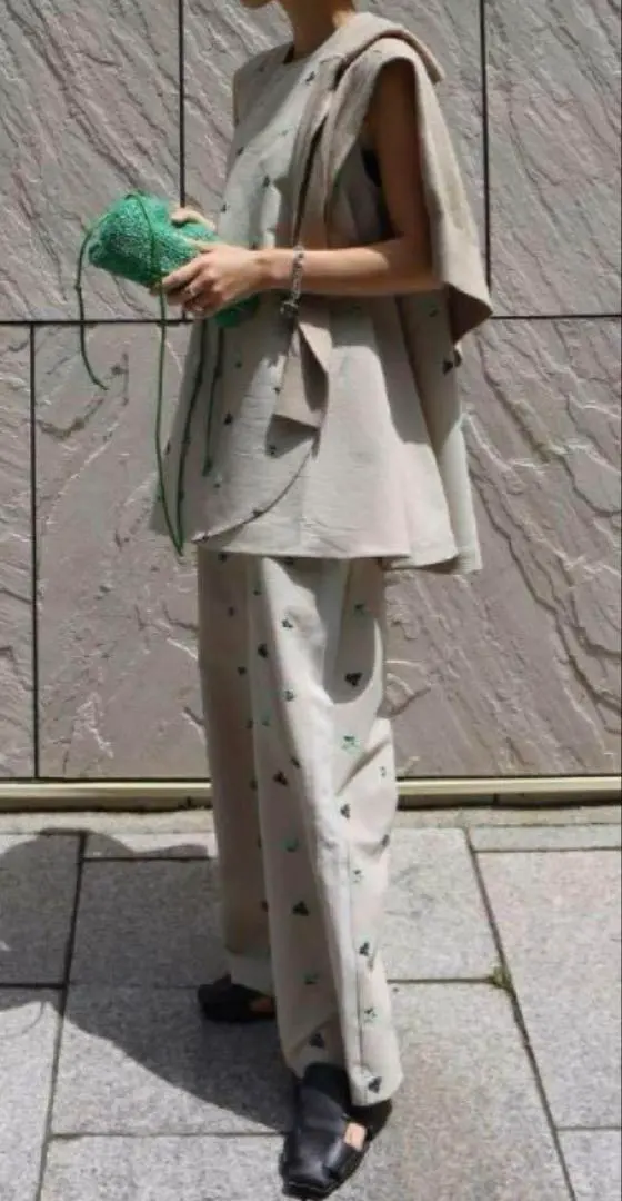 MACHATT☆エンブロイダリーワイドパンツ☆訳あり☆マチャット machatt マチャット エンブロイダリーワイドパンツ エンブロイ