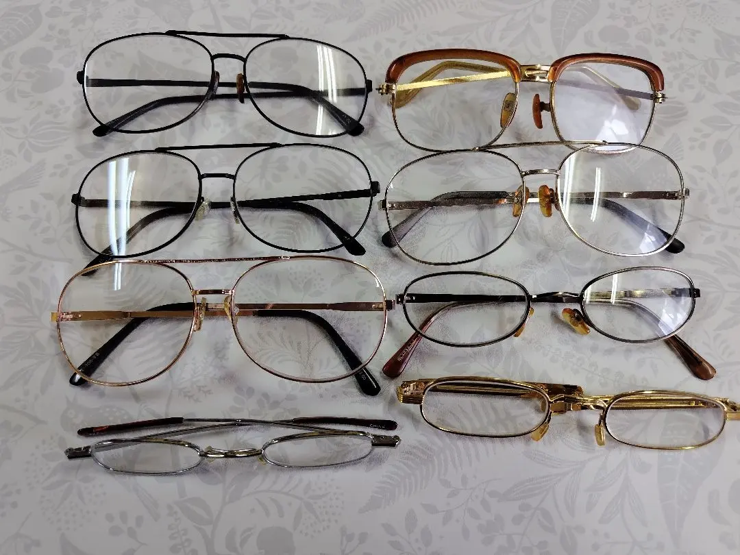 Thumbnail of Set of 10 reading glasses