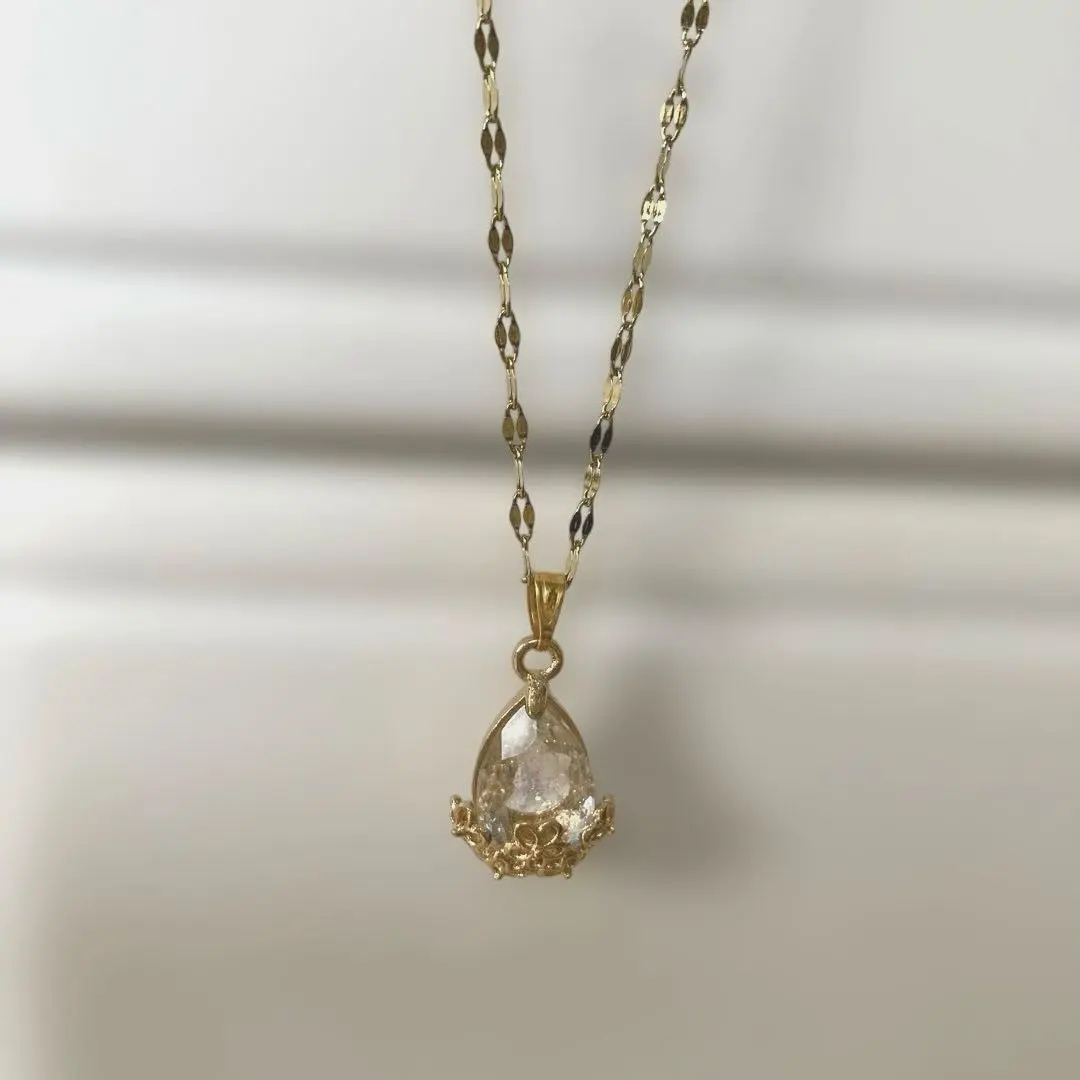 Thumbnail of Accessory Crystal Necklace Teardrop Flower Clear