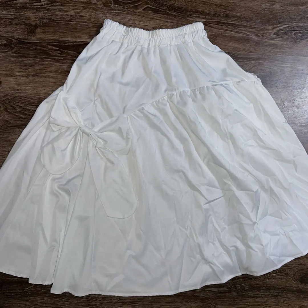 全新 白色 附緞帶 長裙 的縮圖