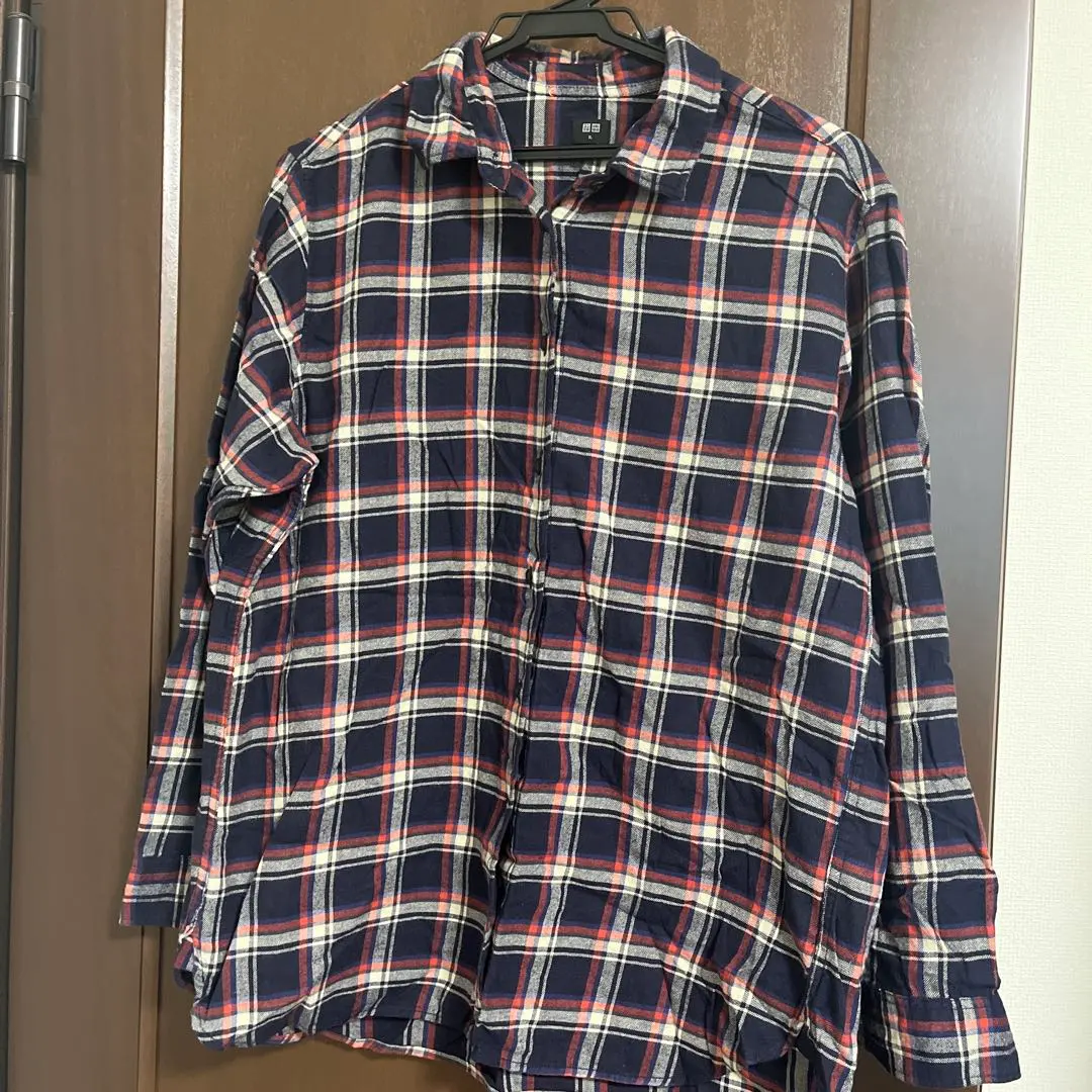 Thumbnail of UNIQLO Checkered Long Sleeve Shirt XL