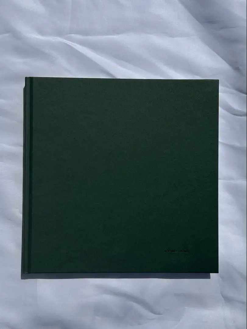 濱田英明 DISTANT DRUMS 緑 写真集 完売 入手困難 DISTANT DRUMS (GREEN) - 濱田英明 | shashasha 写々者 - 写真集