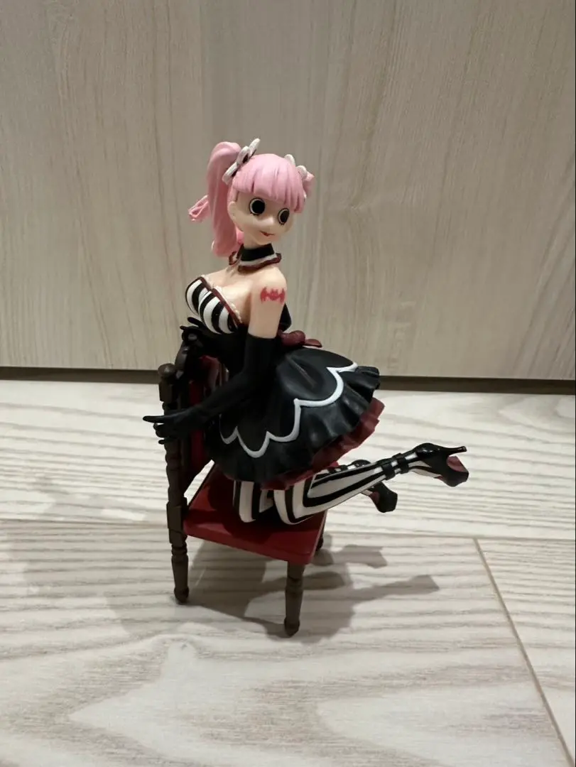 ワンピース Girly Girls ガーリーガールズ ペローナ フィギュア　希少 ワンピース Girly Girls ガーリーガールズ ペローナ フィギュア