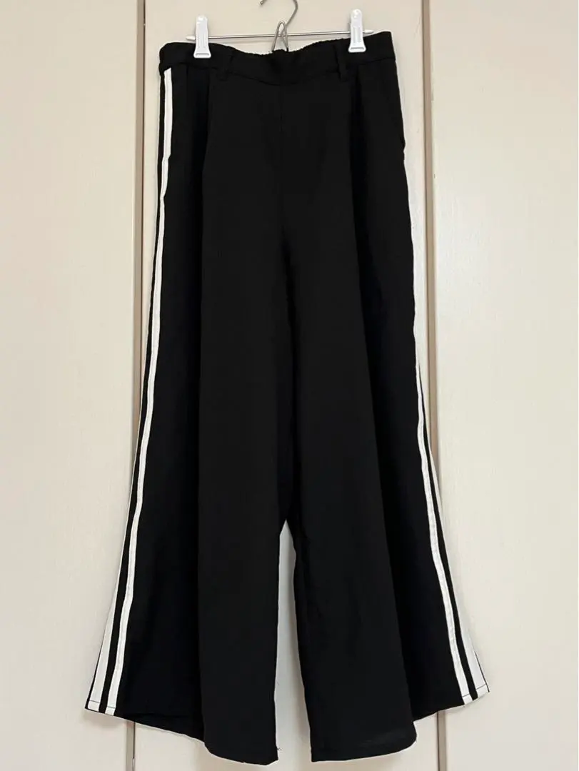 Thumbnail of L size Black Gaucho Pants Side Stripe