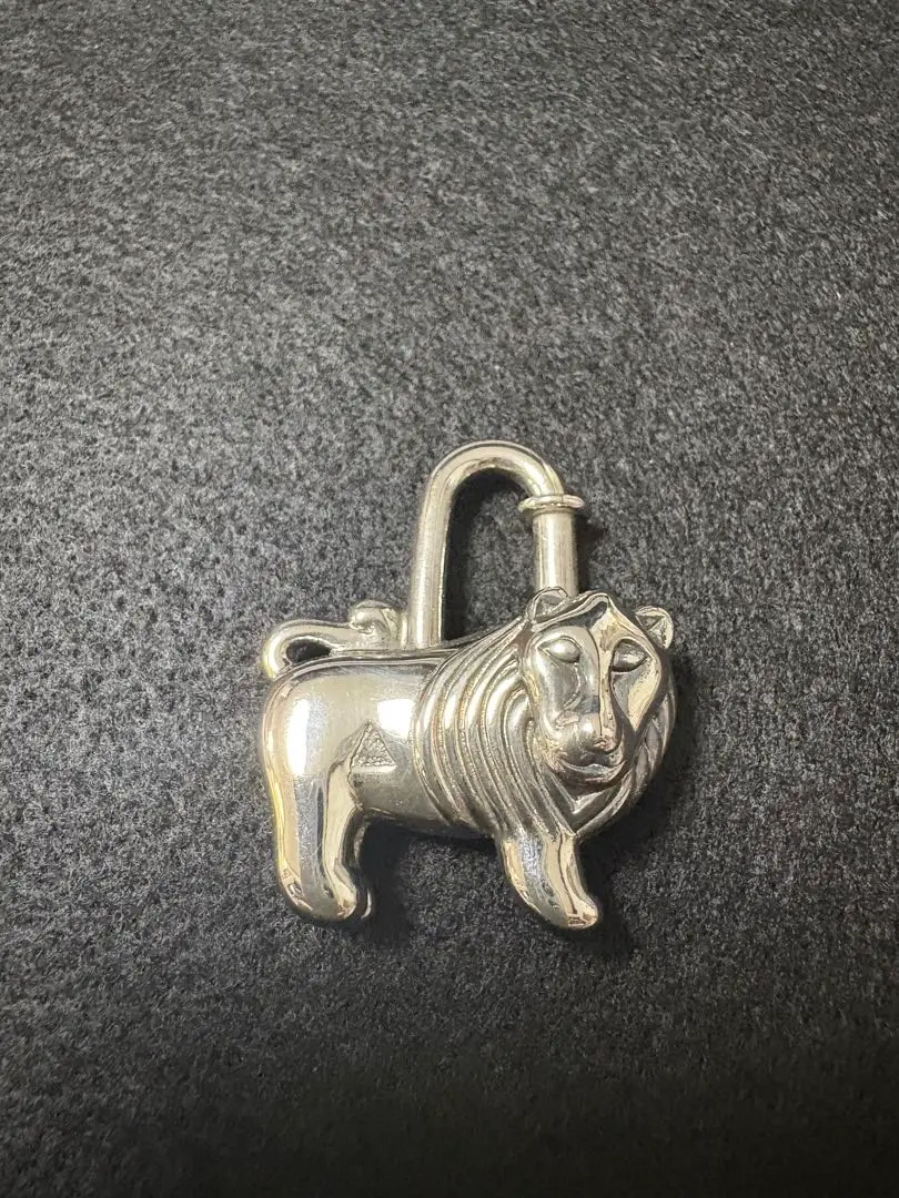 お値下げ◆未使用 HERMES カデナ 1997年 ライオン◆アフリカ チャーム HERMES(エルメス) 1997年限定 lion cadena charm ライオン