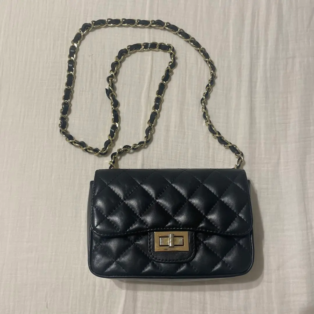 Thumbnail of Aulentti Quilted Shoulder Bag