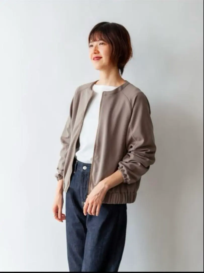 【極美品】ファクトリエ　エアーノーカラーブルゾン　レディース　ブラック エアーノーカラーブルゾン/ブラック | Factelier (ファクトリエ)