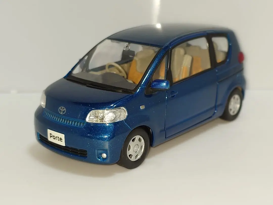 【最終値下げ】カラーサンプルミニカーポルテ　8色まとめ売り 2025年最新】ポルテ カラーサンプルの人気アイテム - メルカリ