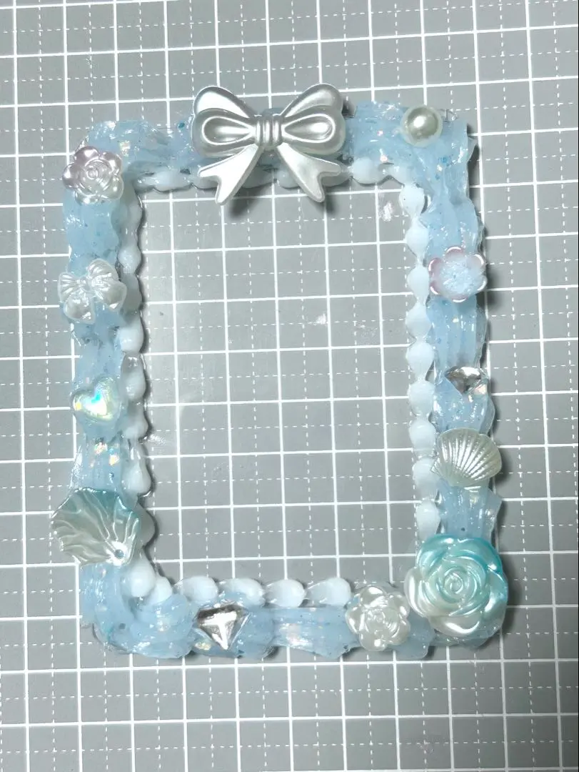 Thumbnail of Whipped cream decoration, light blue