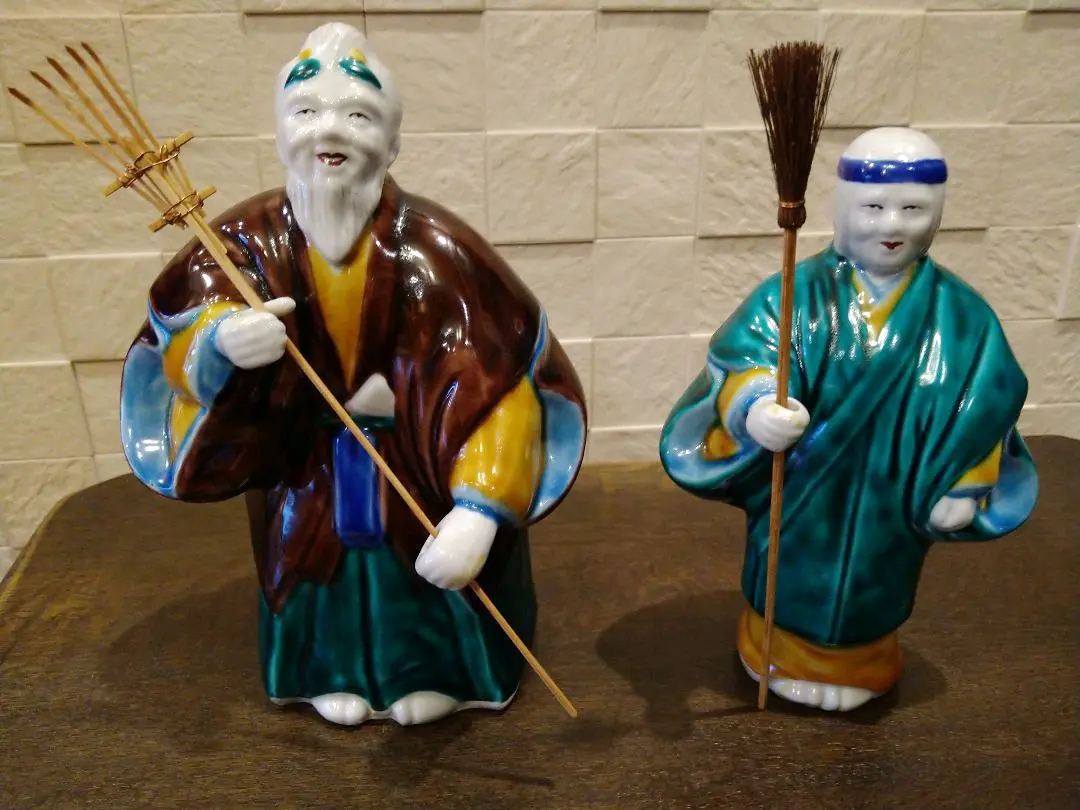 新品 浅倉五十吉 九谷焼 草原を駈る 午 うま 馬 共箱 陶製置物 フィギュリン 新品 浅倉五十吉 九谷焼 草原を駈る 午 うま 馬 共箱 陶製置物