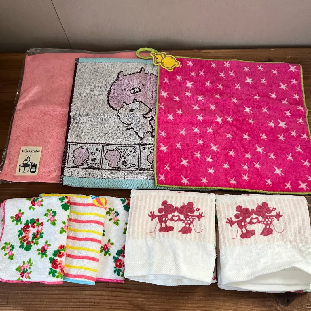 Thumbnail of Hand towels and other items, bulk sale, new