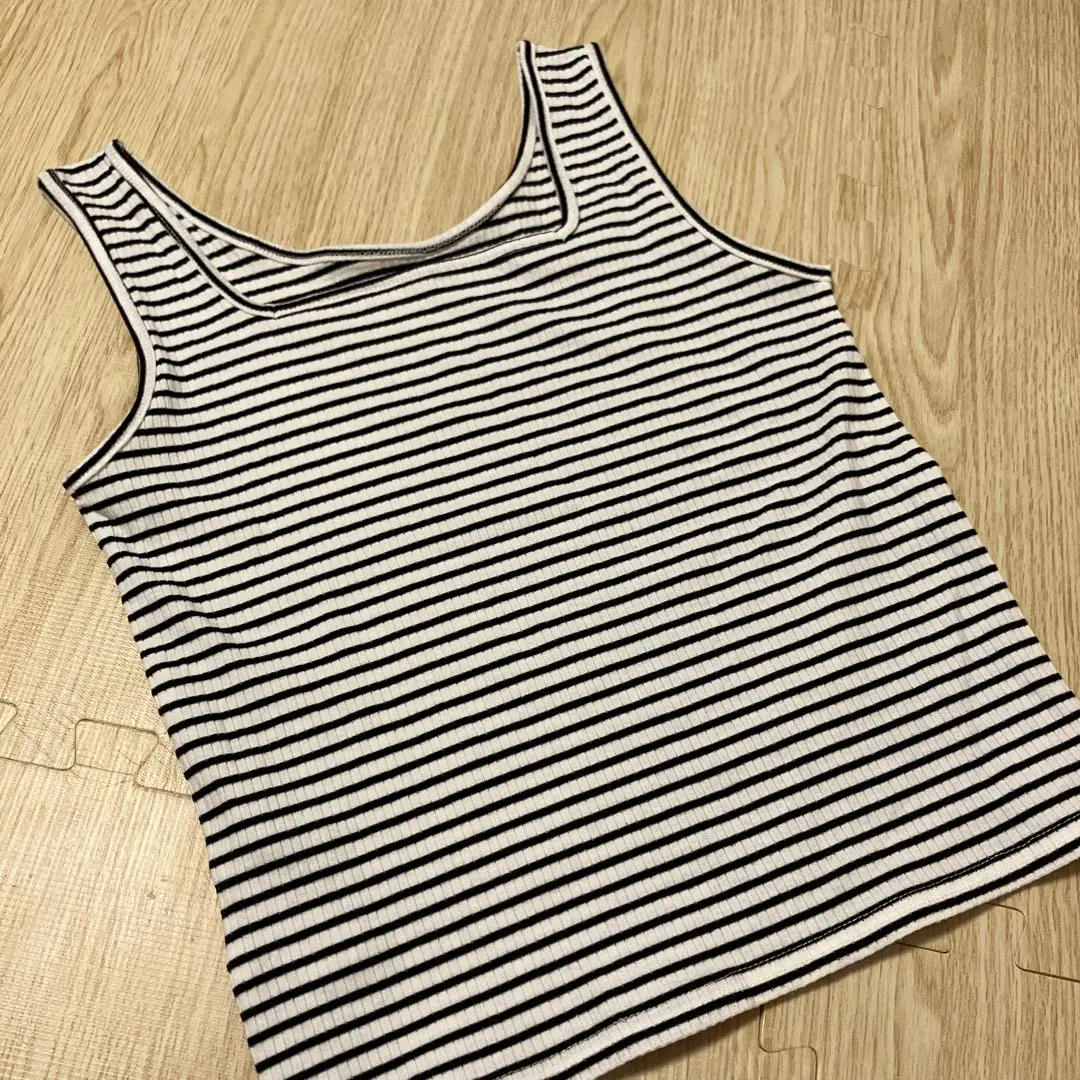 Thumbnail of OFALO Black and White Striped Sleeveless Ribbed Tank Top M