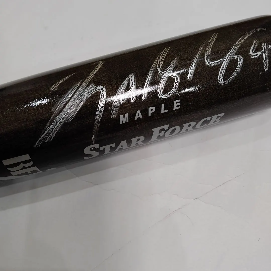 バレンティン　200号記念品　直筆サイン バレンティン選手直筆サイン入り記念グッズ | 福岡ソフトバンク