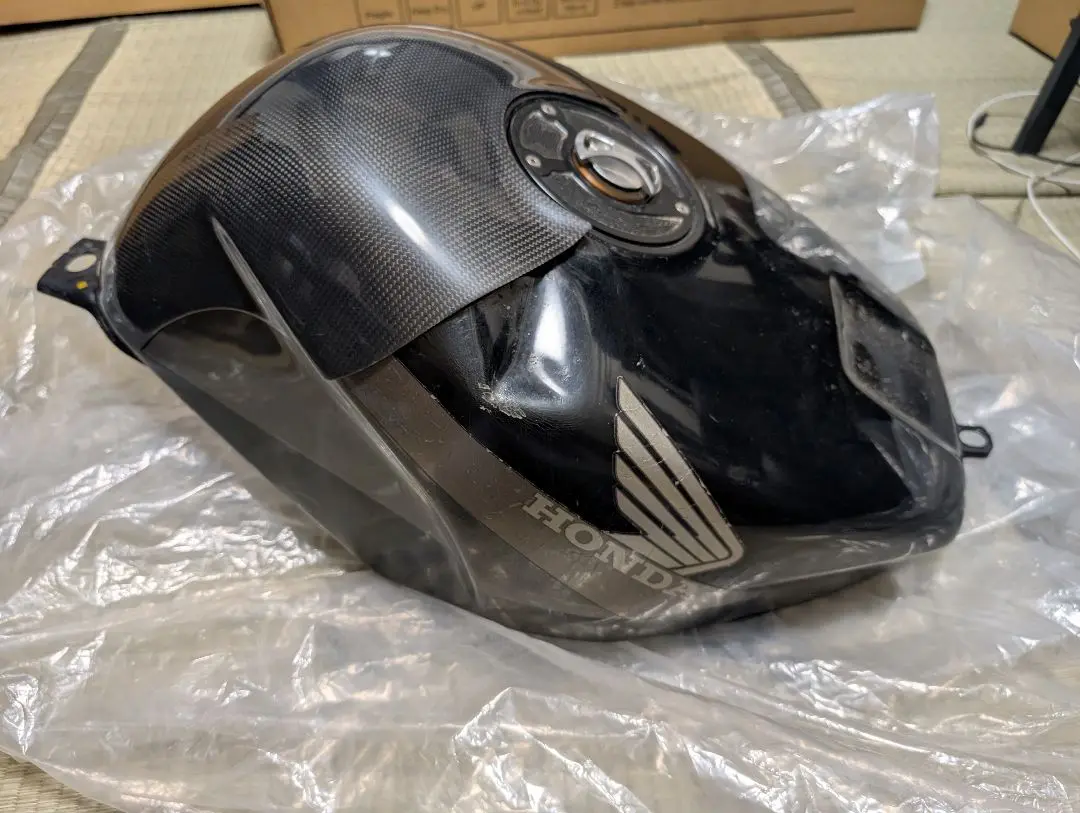 CBR250RR MC22 規制前　純正タンク　サフ塗装済み Yahoo!オークション -「cbr250rr mc22 タンク」の落札相場・落札価格