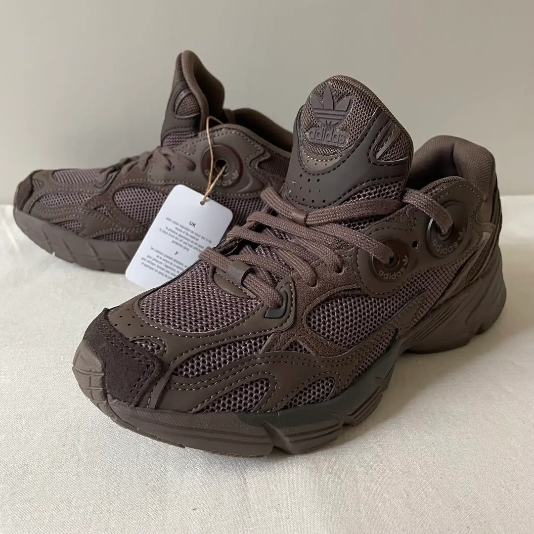 2025年最新】adidas astir ブラウンの人気アイテム - メルカリ
